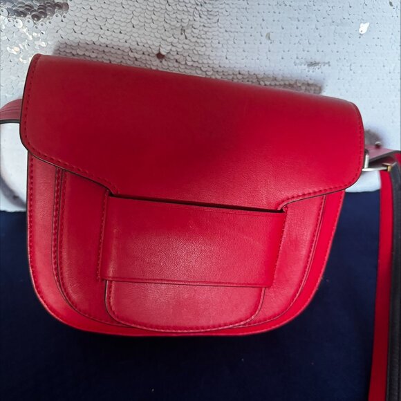 Unique Bag: Tory Burch Modern Buckle Cross Body Bag - Picture 4 of 8